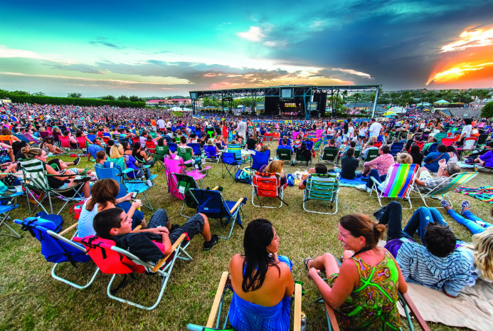 Missouri Wine & Jazz Fest Crowd