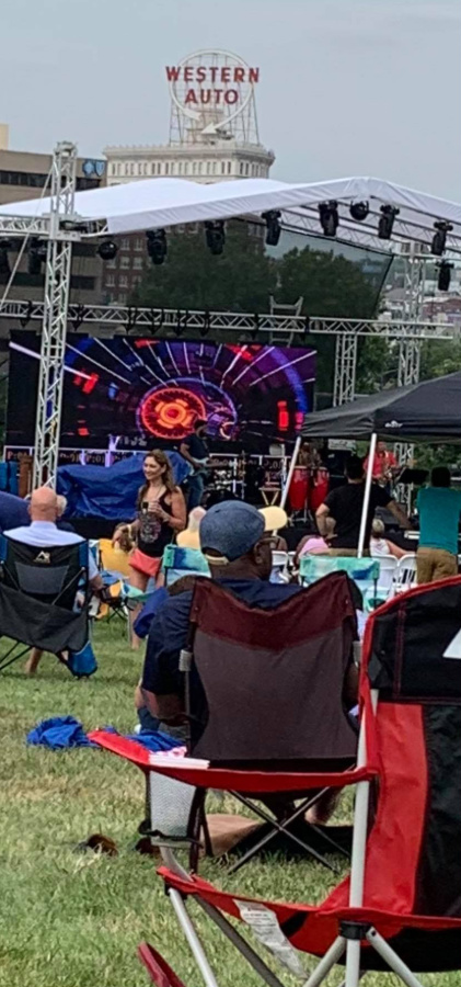 Missouri Wine & Jazz Fest Crowd